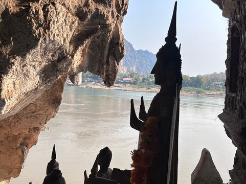 Authentic Laos Travel-琅勃拉邦必去景点