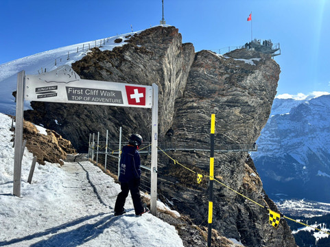 First Cliff Walk by Tissot-格林德瓦必去景点