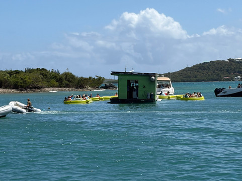 Salty Daze Charters USVI-Coral Bay必去景点