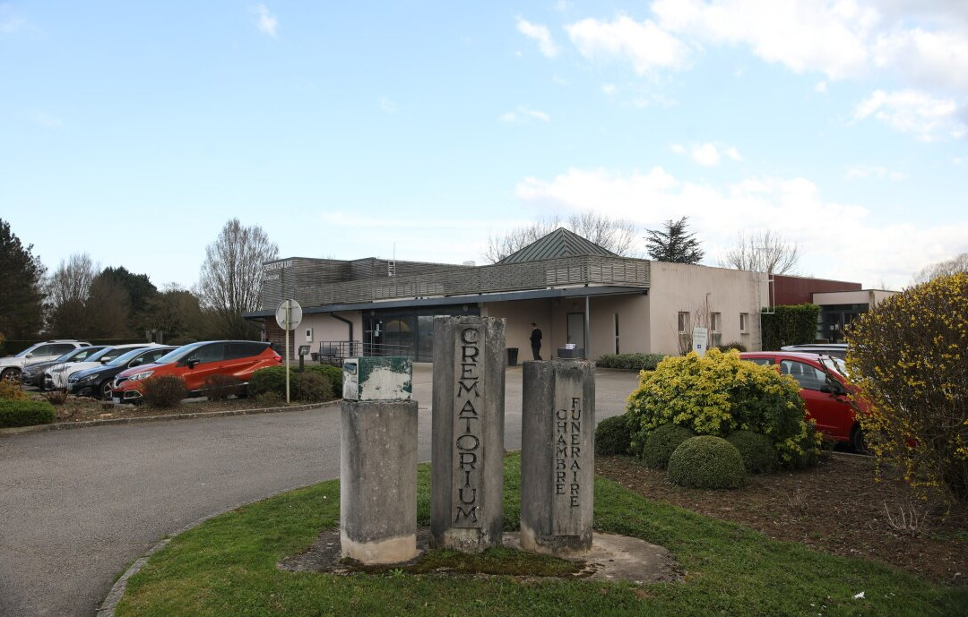 Crématorium de Bourgogne-Crissey必去景点
