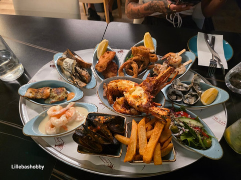 The Cray Seafood and Grill Mandurah