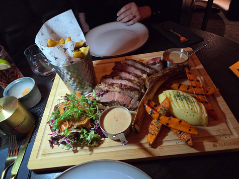 The Loft Steakhouse & Grill主图