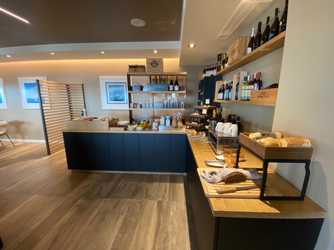 拉拜亚酒店主图