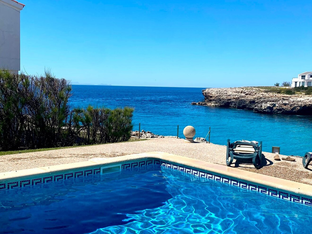 Cala Blanca Beach-卡拉布兰卡必去景点