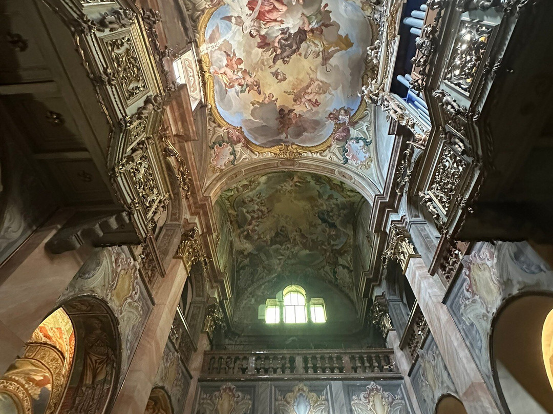 Basilica di San Giulio-奥尔塔圣朱利奥必去景点