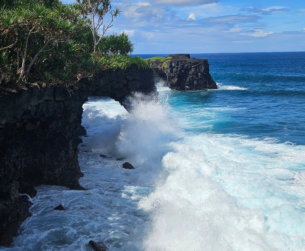 Coastal Lava Cliff Walk-Upolu必去景点