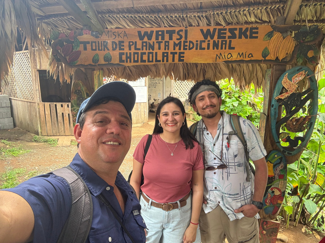 Abel Bustamante - Tour Guide-Manzanillo必去景点