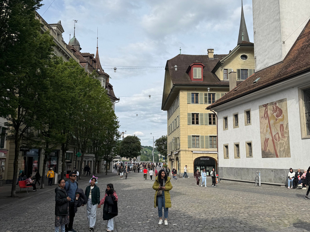Schwanenplatz-卢塞恩必去景点