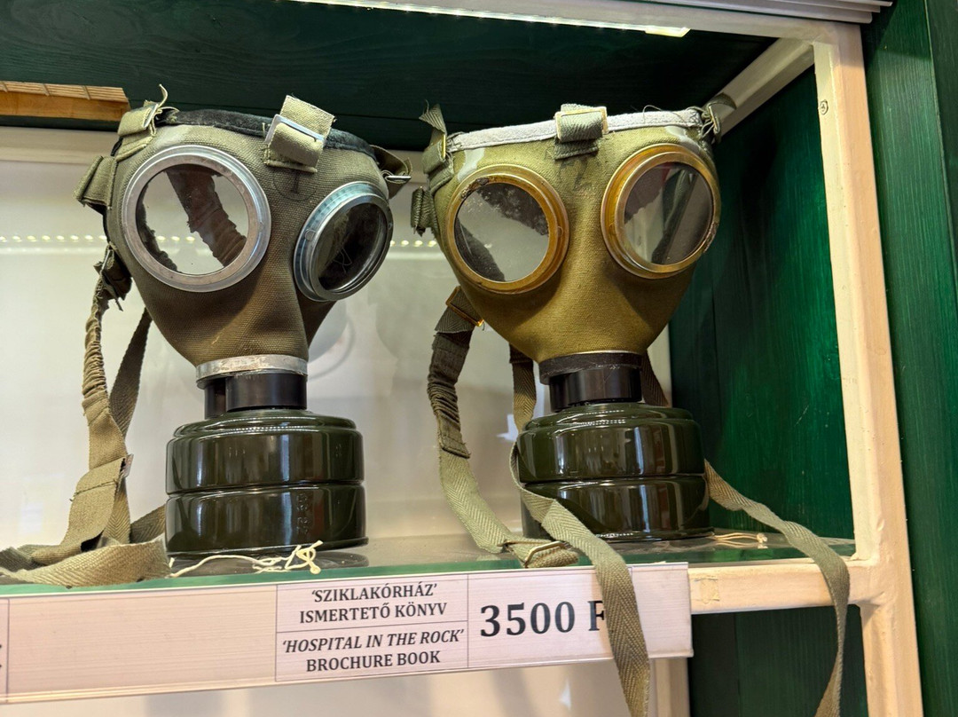 岩石核地堡博物馆战地医院-布达佩斯必去景点