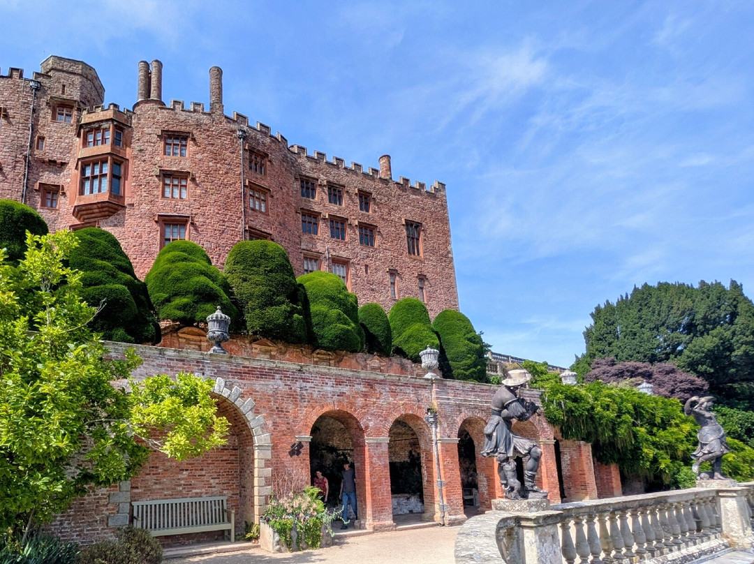 Powis Castle and Garden-Welshpool必去景点