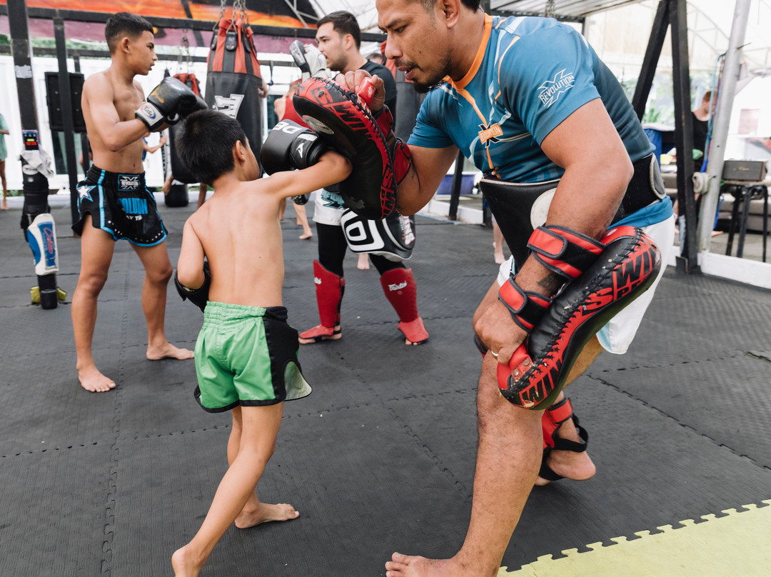 REVOLUTION GYM PHUKET-呈塔累必去景点