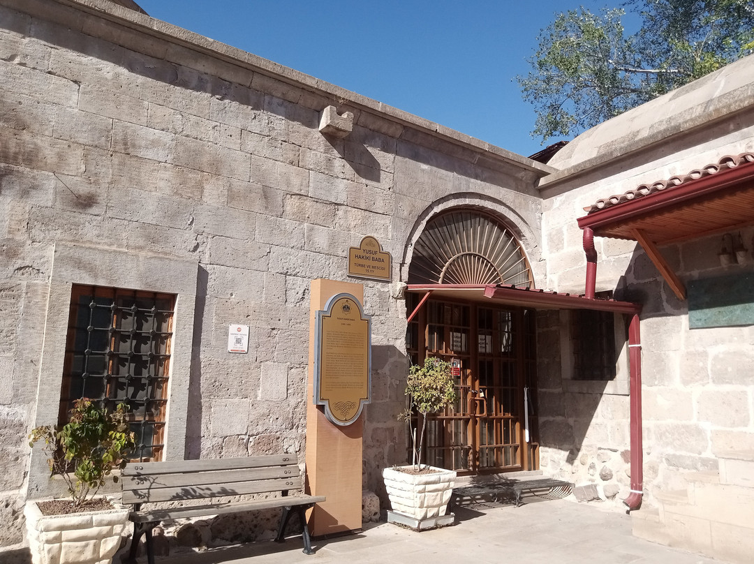 Yusuf Hakiki Baba Türbesi