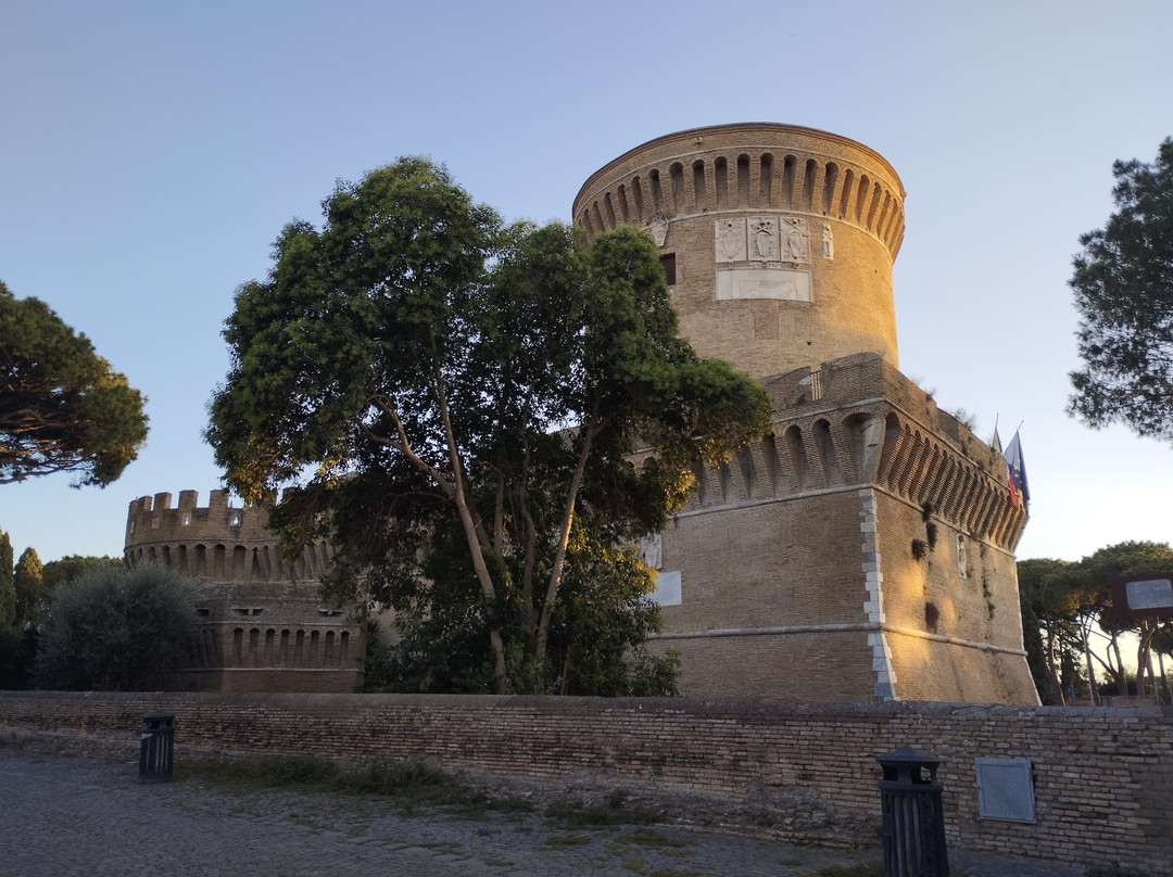 Castello di Giulio II-Ostia Antica必去景点
