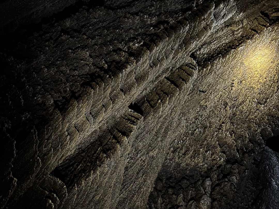 Kazumura Cave Tours-希洛必去景点