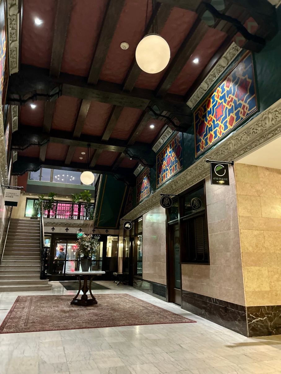 底特律大都市源宿酒店-旅行者