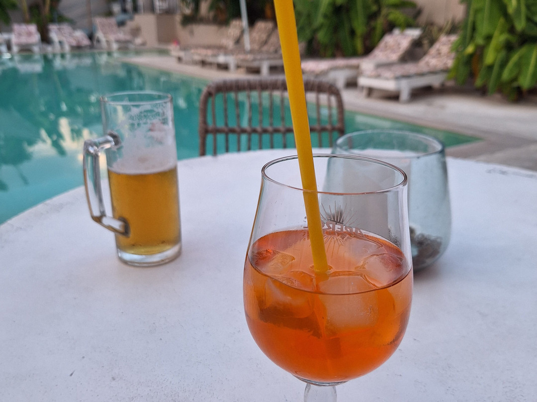 欧尔加别墅酒廊酒店主图