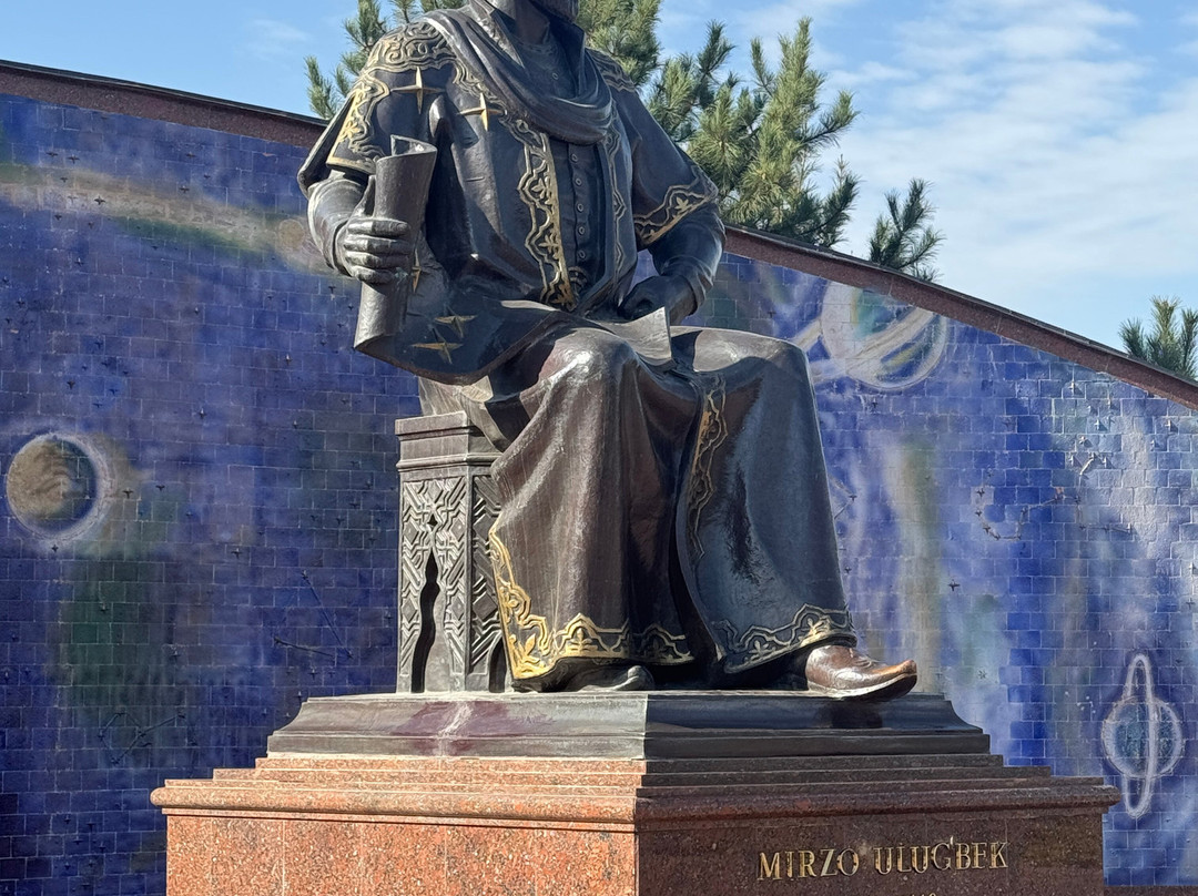 Monument to Mirzo Ulugbek-撒马尔罕必去景点