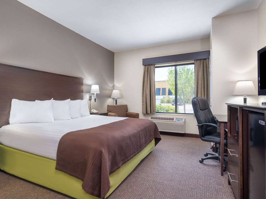 AmericInn by Wyndham Rochester Airport主图