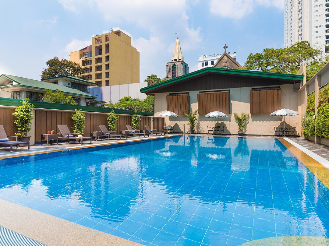 特洛皮卡纳套房酒店