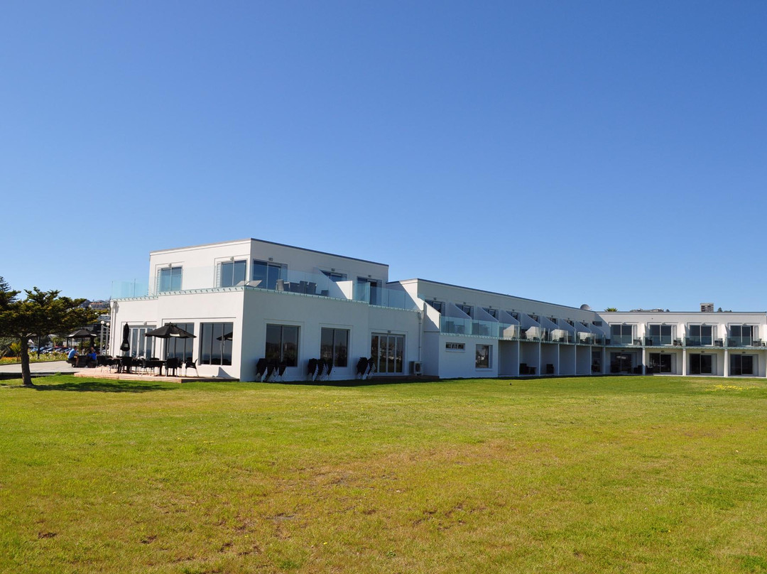East Pier Hotel