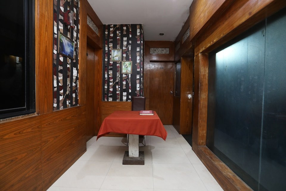 OYO 28644 Hotel Nilanjana