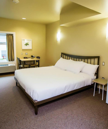 Refresh Inn & Suites酒店图片