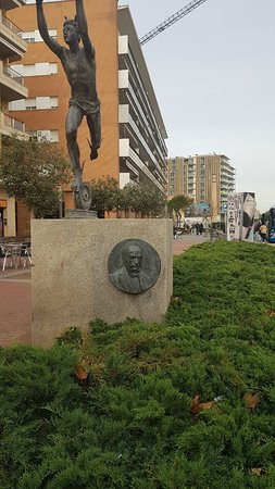 Monumento a  Miquel Biada i Bunyol-马塔罗必去景点