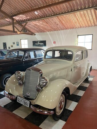 Museu Do Automovel Da Estrada Real-蒂拉登特斯必去景点