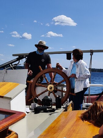 Schooner Manitou - Day Tours-特拉弗斯城必去景点