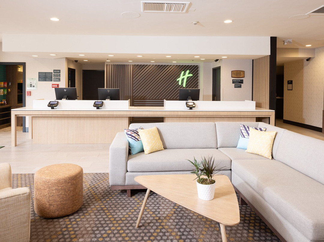 圣安娜奥兰治郡机场假日酒店主图