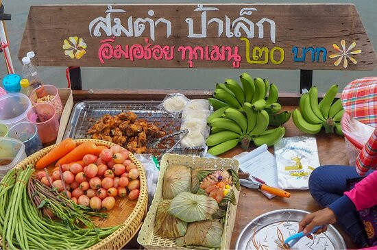 Talat Nam Saphan Khong-颂丕农必去景点