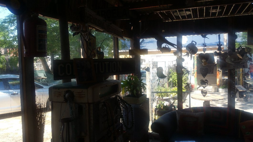 Suzie's Coffee Shop Accommodation主图