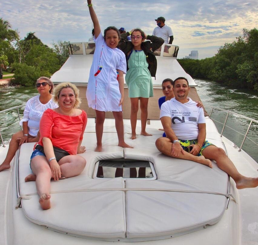 Cancun Boat & Yachts Rentals景点图片