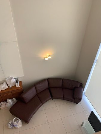 The Dragon Hotel & Resort主图