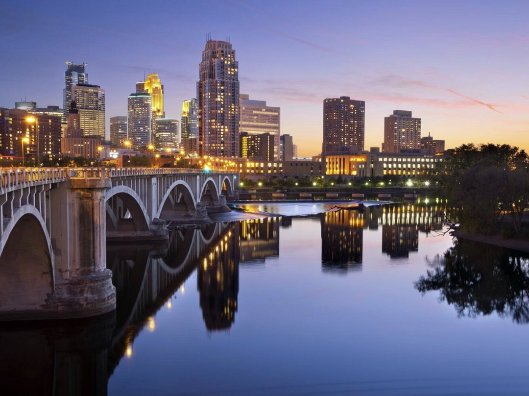 Minneapolis City & Skyway Tours景点图片