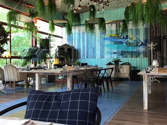 Berta Village Cafe & Bar