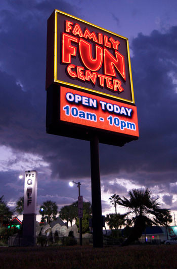 Family Fun Center-莱克兰必去景点