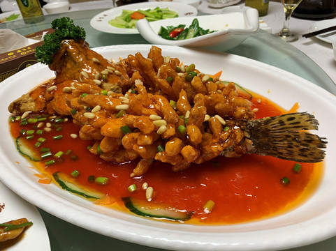 鹿鸣春饭店主图