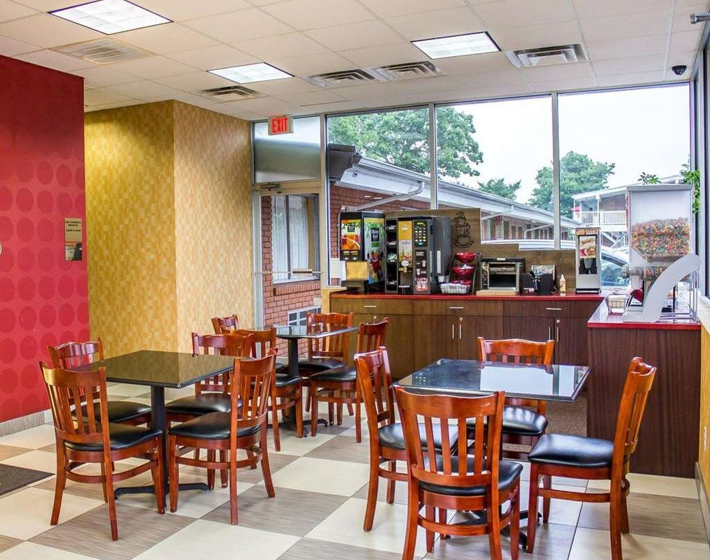 麦克阿瑟机场罗德威旅馆主图