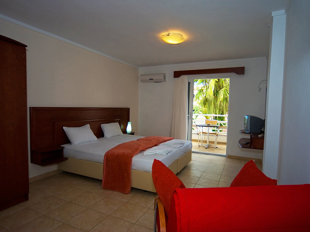 Athanasios Village Hotel主图