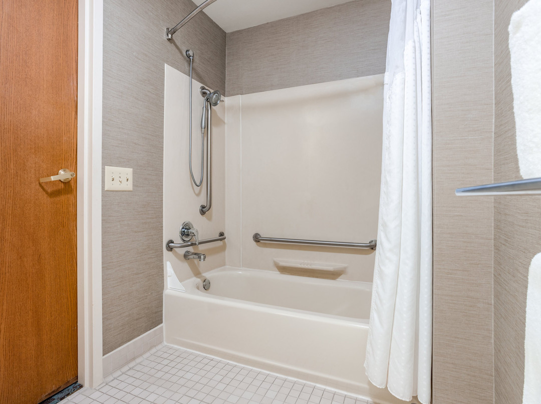 Holiday Inn Express & Suites Canton by IHG主图