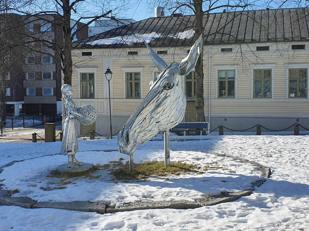 Lotta Statue