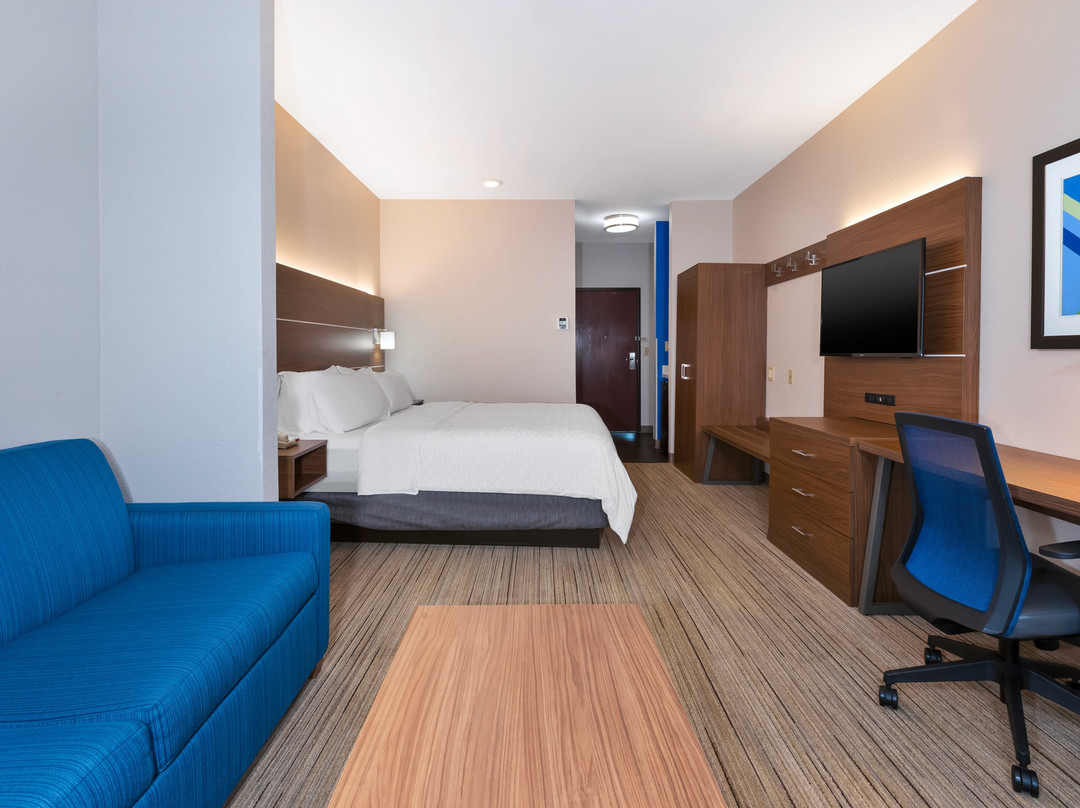 Holiday Inn Express & Suites Three Rivers by IHG主图