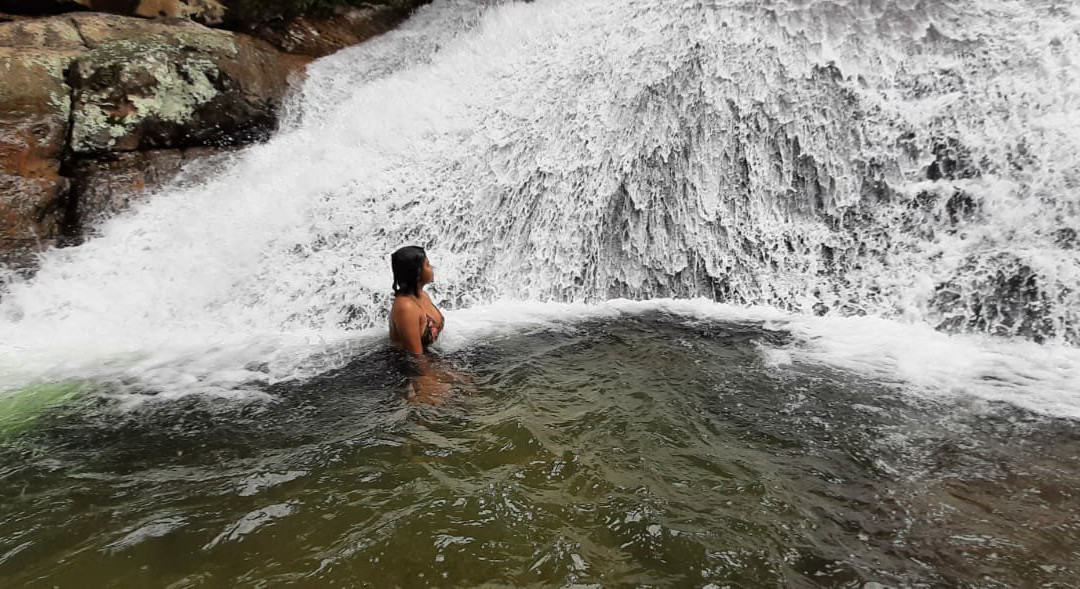 Deus Waterfall景点图片
