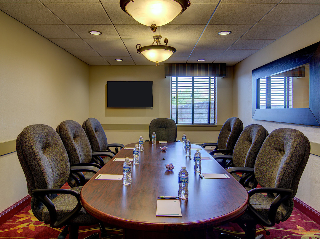 日耳曼敦智选假日酒店主图