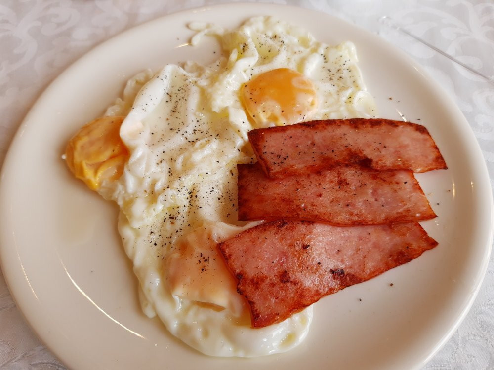 蒙搭涅特罗央庄园酒店主图