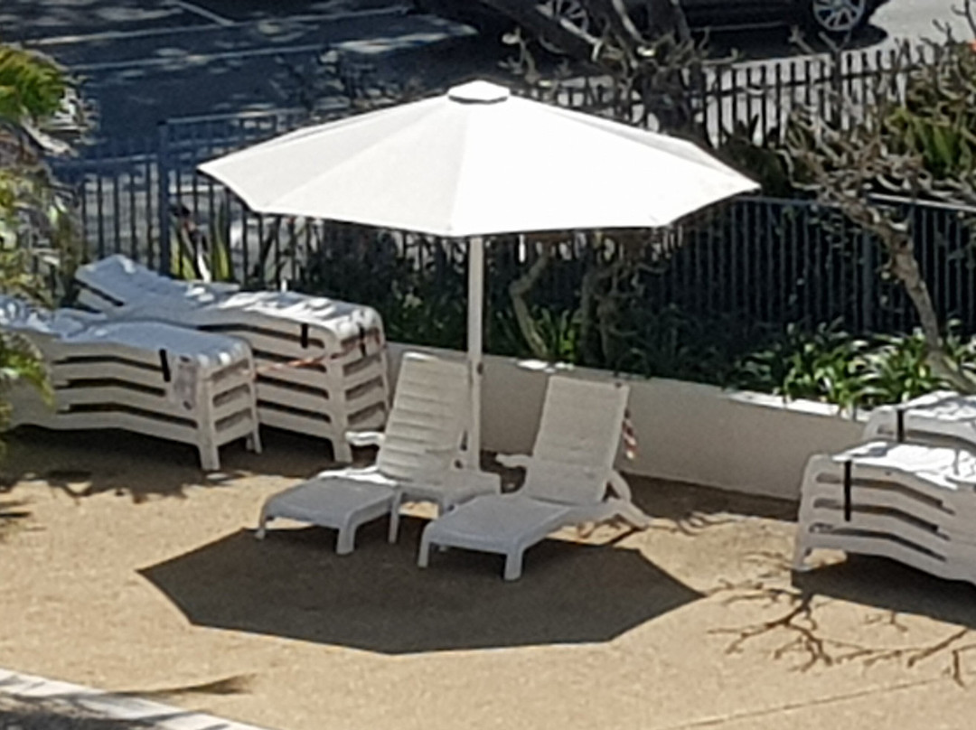 黄金海岸卡里普索广场盛橡套房酒店主图