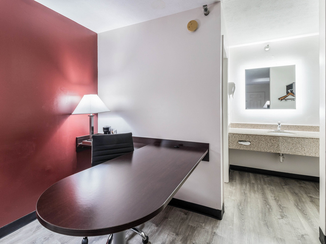 Red Roof Inn Cadiz主图