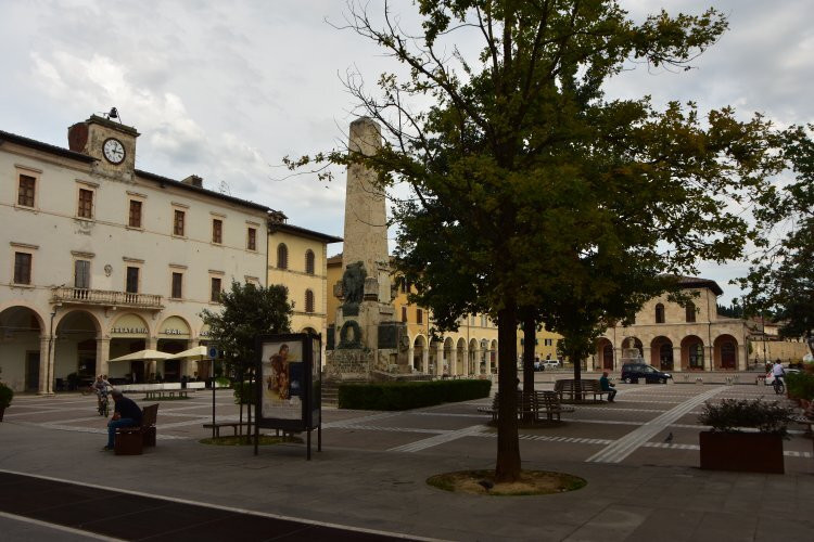 Piazza Arnolfo di Cambio景点图片