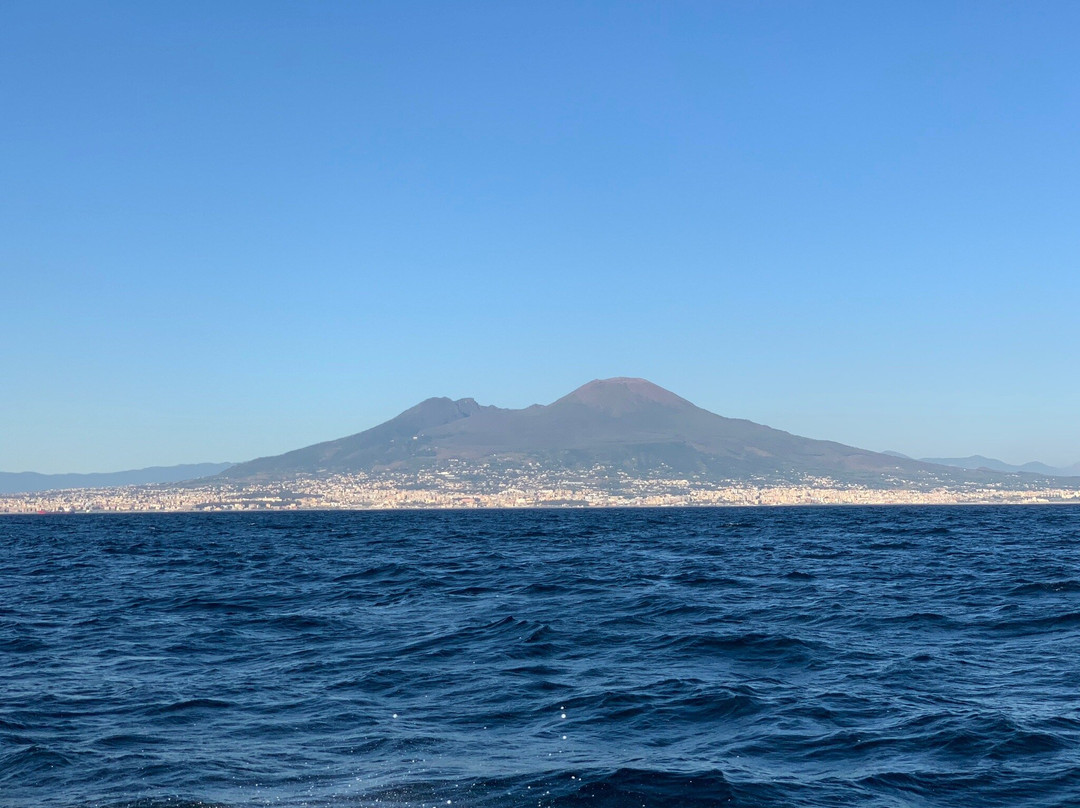 Ischia Charter Boat-伊斯基亚必去景点